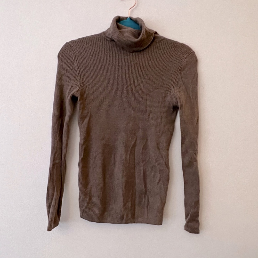 Uniqlo turtleneck ribbed sweater mauve